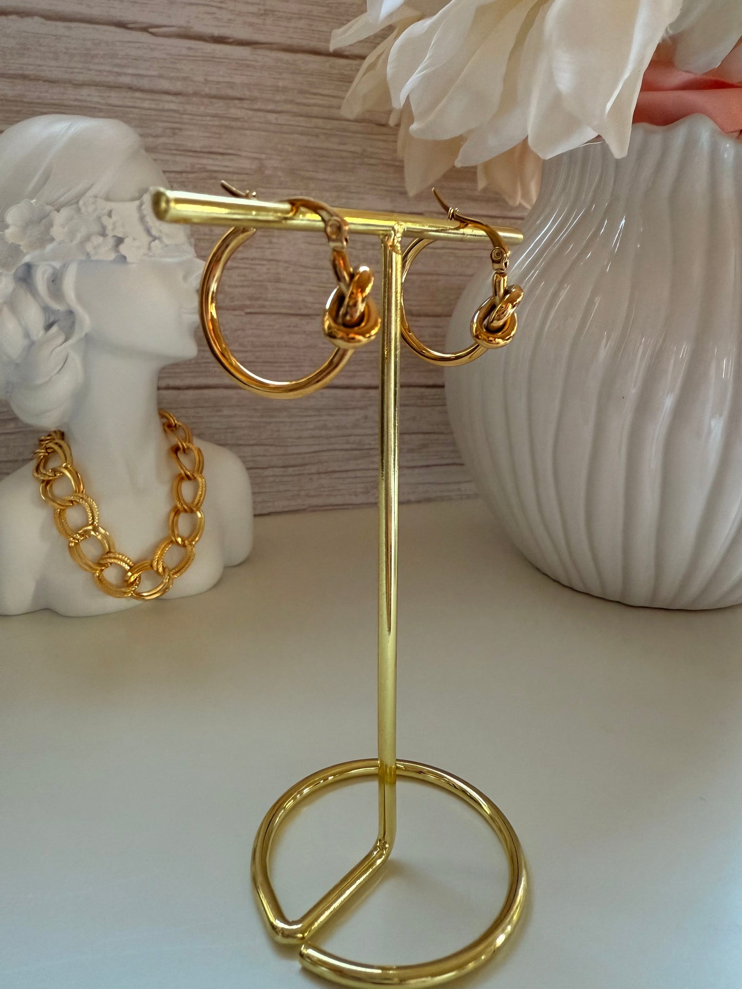Golden knot earrings