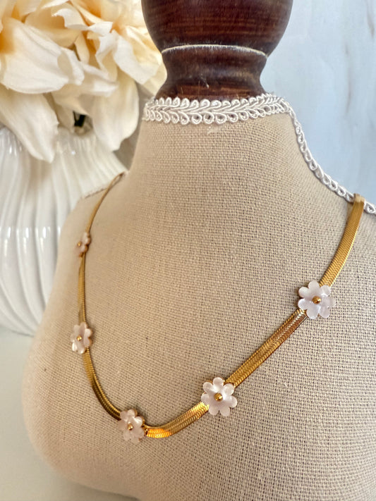 White Flower Necklace
