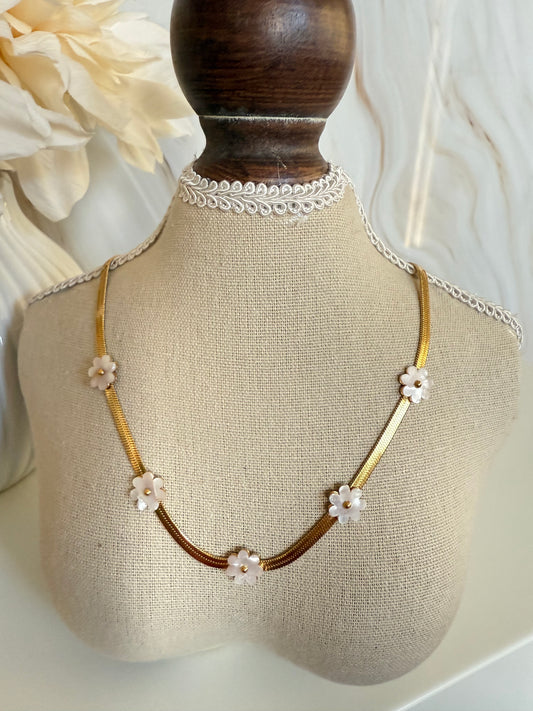 White Flower Necklace
